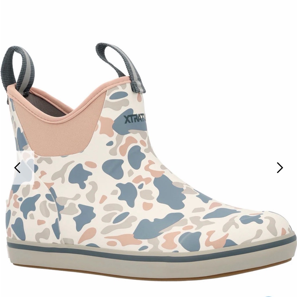 XTRATUF Women's 6in ankle deck boot-ivory camo. BRAND NEW
